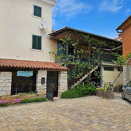 Apartments La Pergola โรวีน ภายนอก รูปภาพ