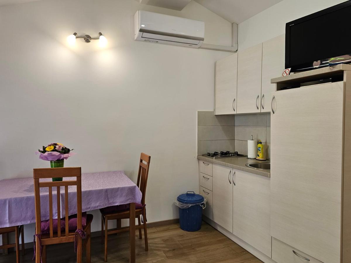 Apartments La Pergola โรวีน ภายนอก รูปภาพ