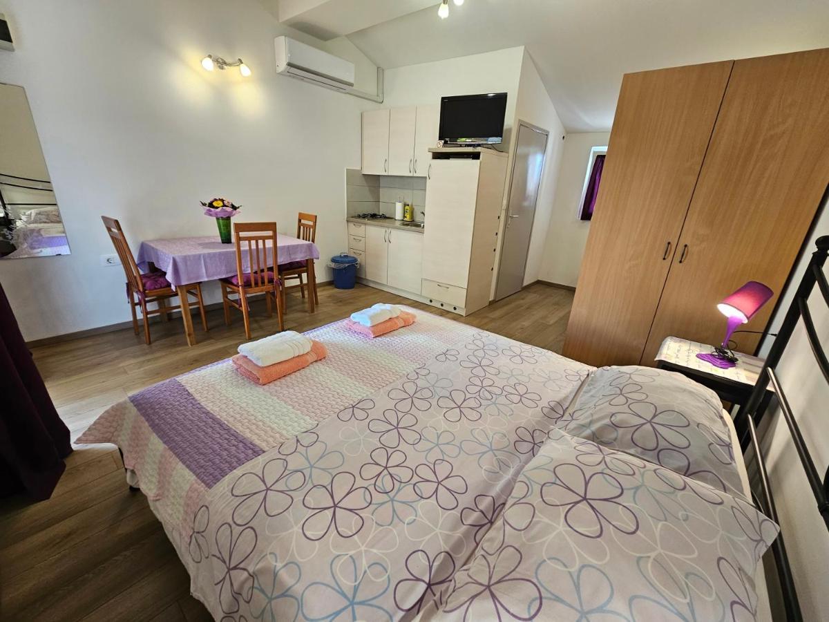 Apartments La Pergola โรวีน ภายนอก รูปภาพ