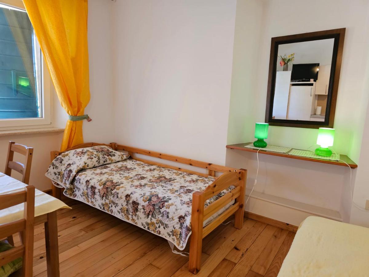 Apartments La Pergola โรวีน ภายนอก รูปภาพ