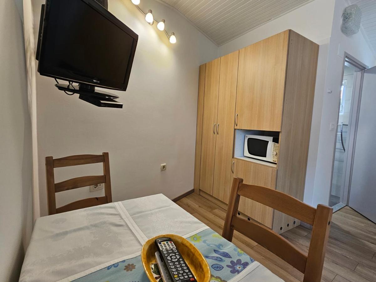 Apartments La Pergola โรวีน ภายนอก รูปภาพ