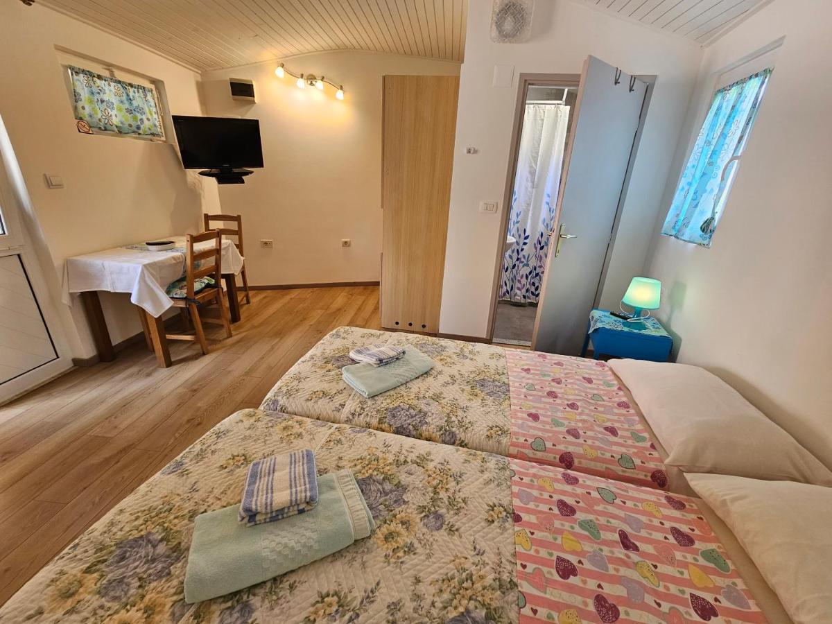 Apartments La Pergola โรวีน ภายนอก รูปภาพ