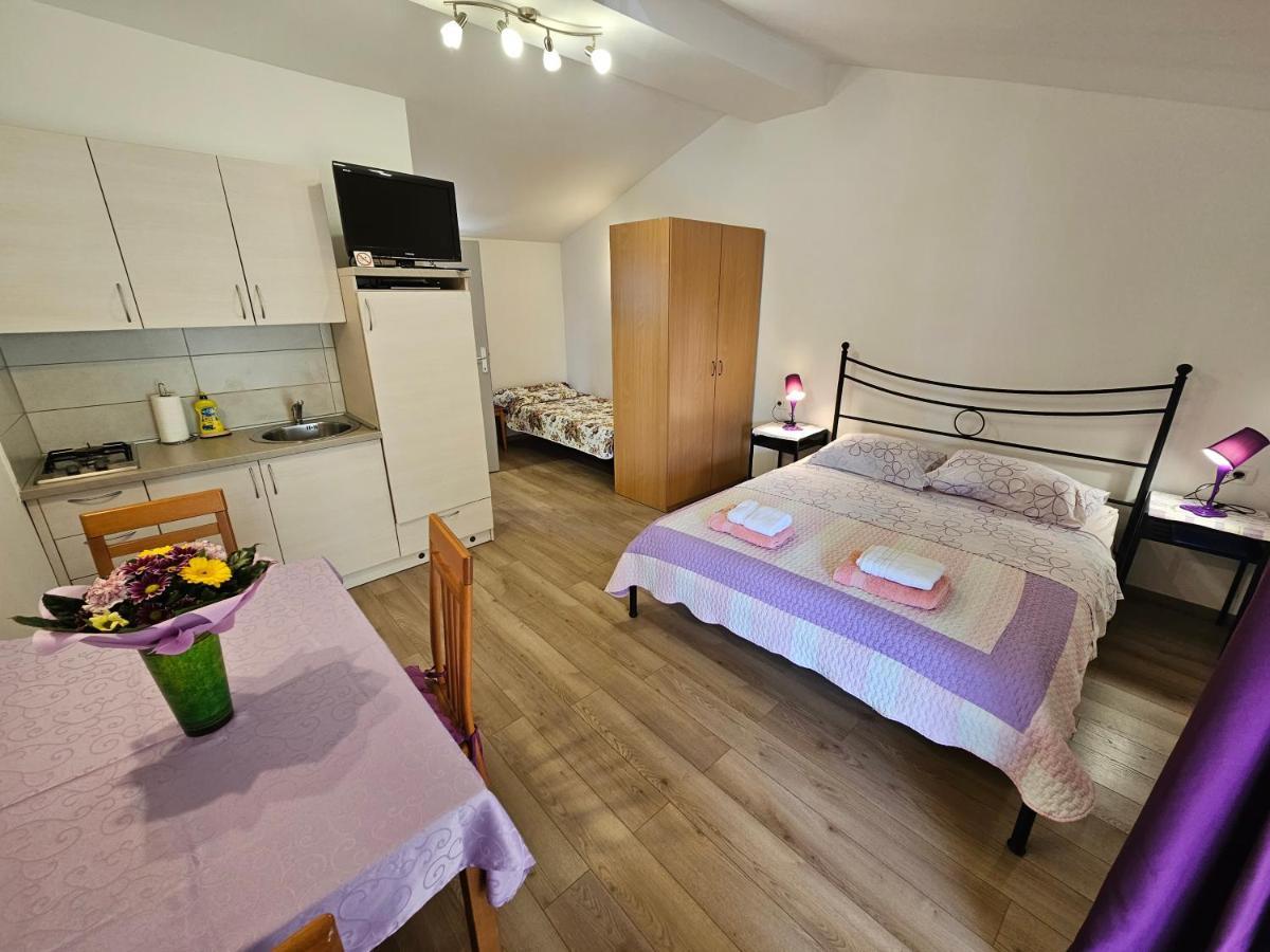 Apartments La Pergola โรวีน ภายนอก รูปภาพ