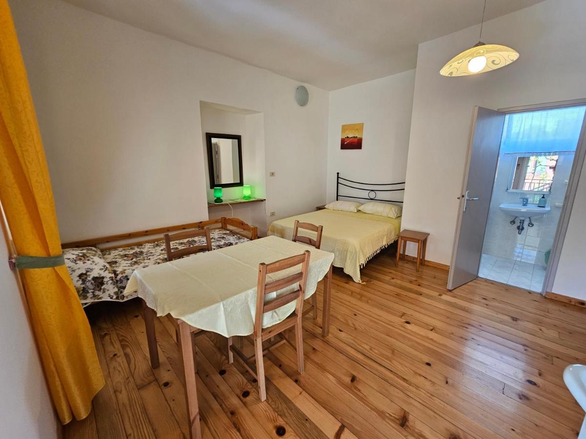 Apartments La Pergola โรวีน ภายนอก รูปภาพ