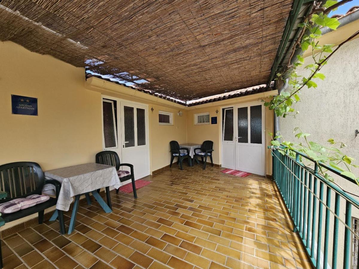 Apartments La Pergola โรวีน ภายนอก รูปภาพ